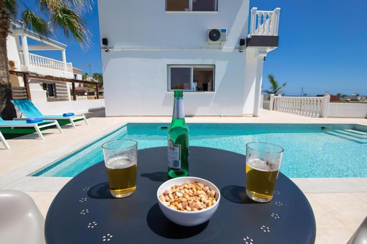 Villa Suncity Boutique Beachfront Ayia Napa Exterior foto
