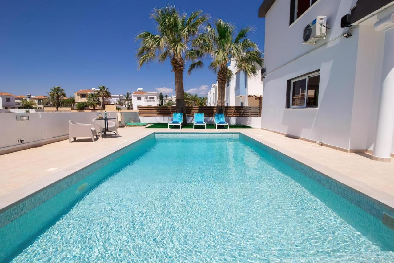 Villa Suncity Boutique Beachfront Ayia Napa Exterior foto